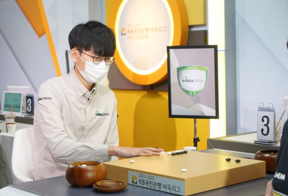 ‘신기록 제조기’ 신진서, 29개월 연속 정상에 올라